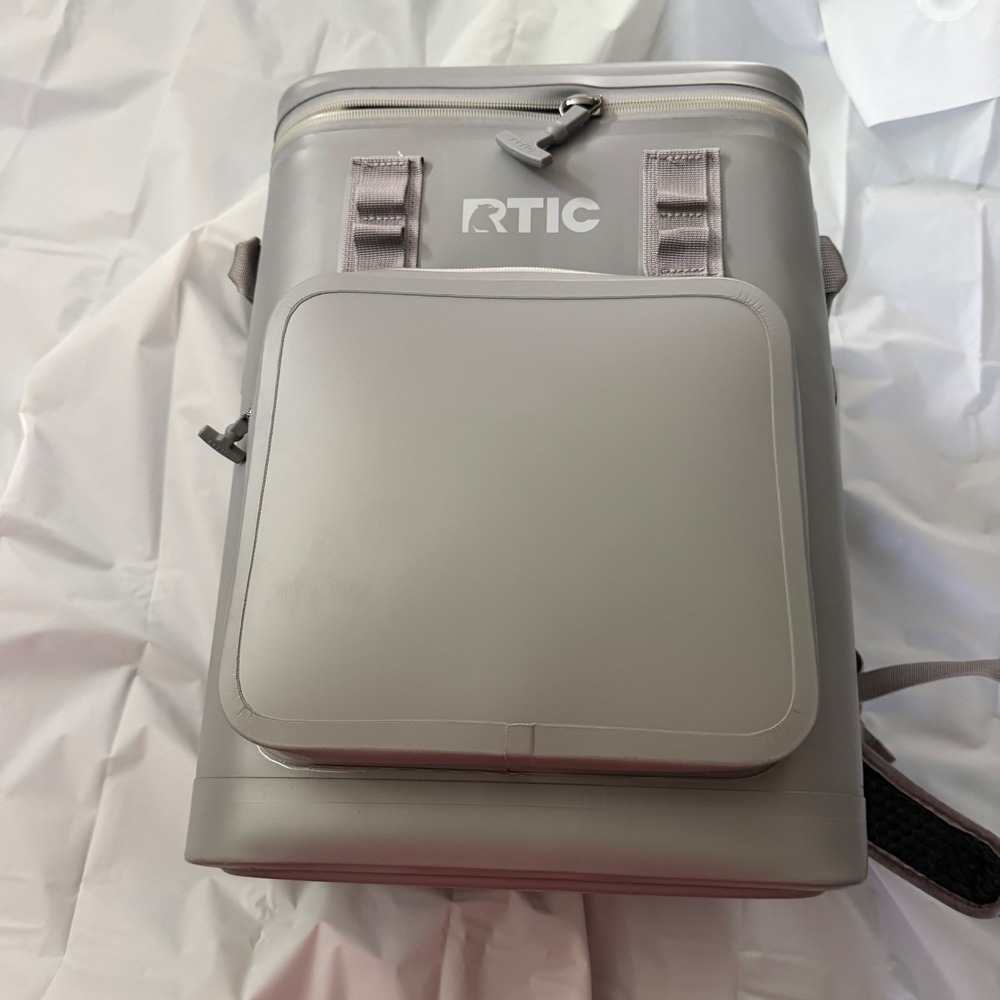 RTIC Unisex 24 Can Ultra Tough Backpack Cooler Gray Insulated Waterproof Hiking